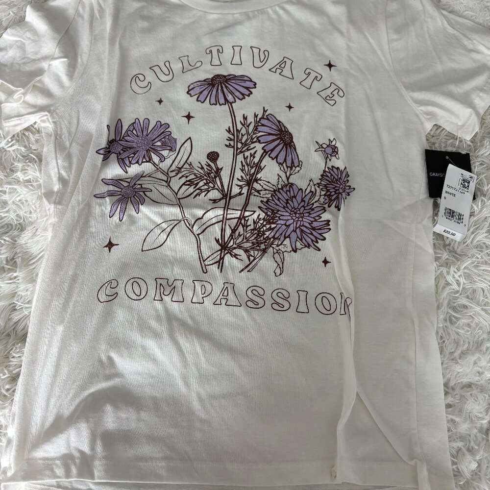 Grayson Threads Women's Oversized Floral Graphic Tee - Size Small